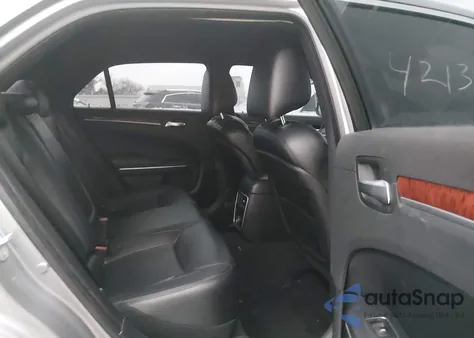 2013 Chrysler 300 Motown z USA, uszkodzony, nr VIN 2C3CCAAG2DH709850